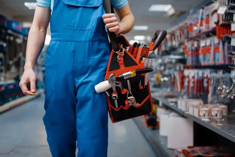 para garantir o bom funcionamento das máquinas e o fluxo de produção, a manutenção não pode ser deixada de lado.